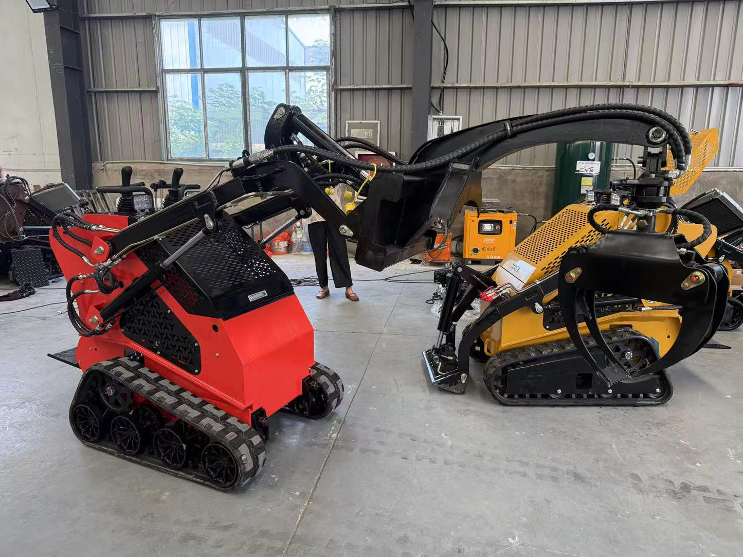 👉 Crawler Type SkidSteer Loader (Double-Cylinder · Log Grapple Edition)